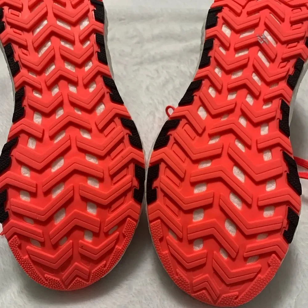NEW ADIDAS CLIMAWARM LTD MENS SIZE 6.5/ WOMENS SIZE 7.5
